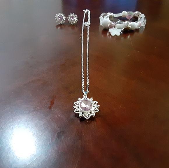 Jewerly - Picture 2 of 5